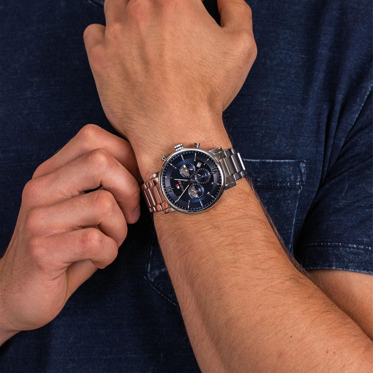 tommy hilfiger 1710409 for men